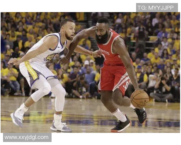 李嘉诚与姚明同框合影展现商业巨头与体育传奇的友谊与合作