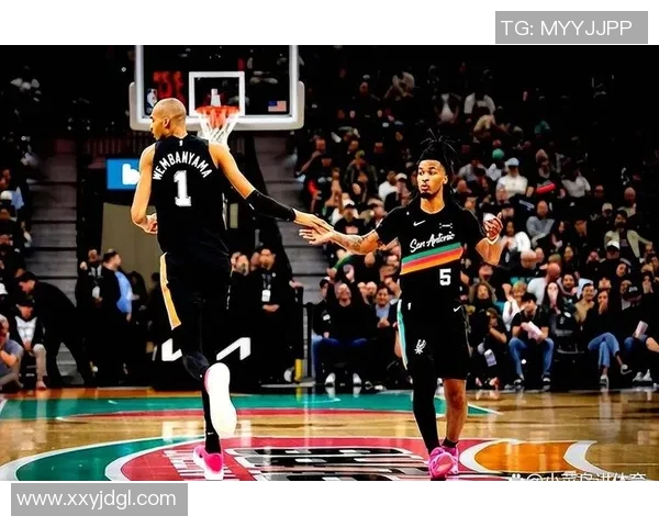 2017年马刺与尼克斯激战回顾:经典对决与精彩瞬间解析 2017年马刺与尼克斯激战回顾:经典对决与精彩瞬间解析