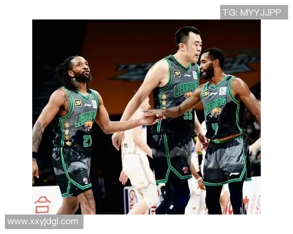 CBA昨日战报辽宁队与新疆队激战正酣精彩瞬间回顾与分析